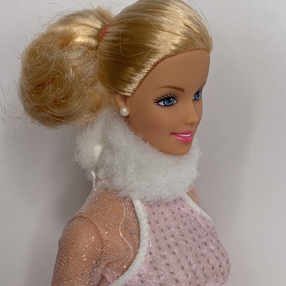 Y2K Star Skater Barbie - Picture 2 of 5